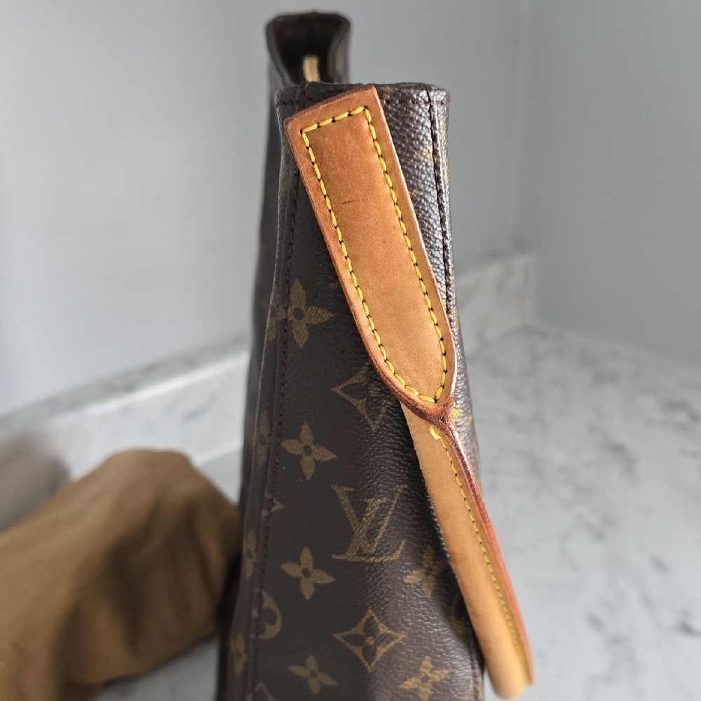 Louis Vuitton Looping GM Monogram Canvas Bag - Picture 4 of 16